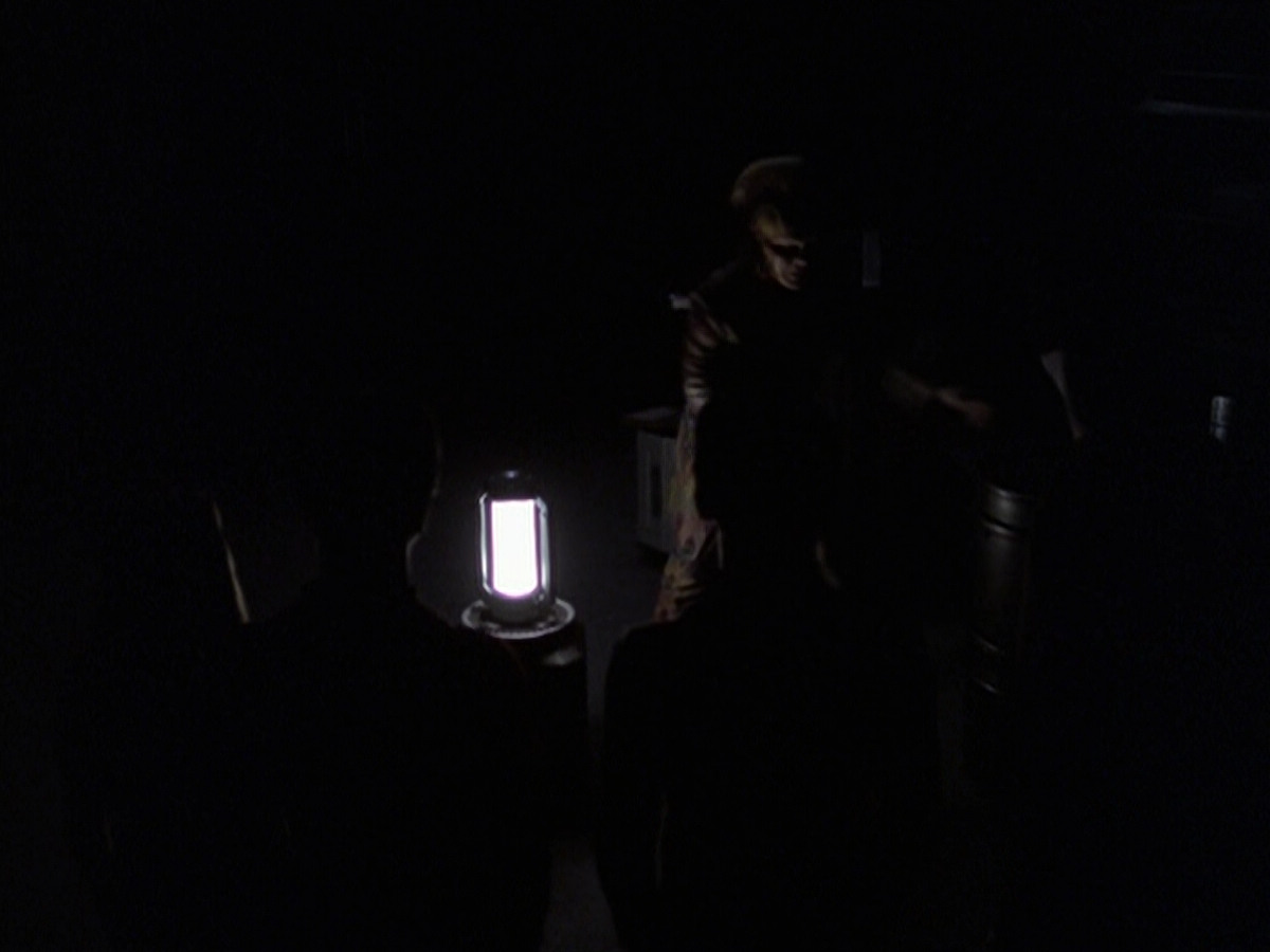 extant_StarTrek_VOY_6x25-TheHauntingOfDeckTwelve_00459.jpg
