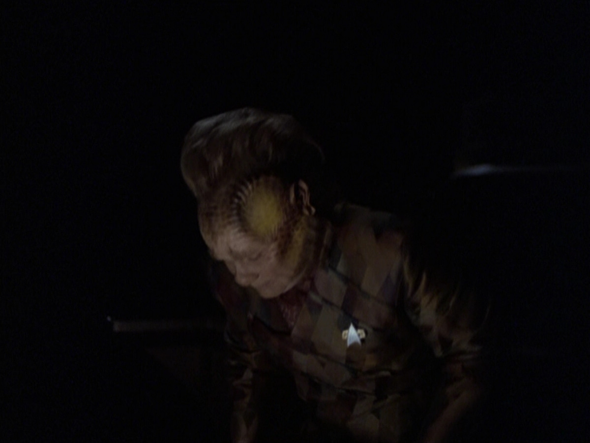 extant_StarTrek_VOY_6x25-TheHauntingOfDeckTwelve_00482.jpg