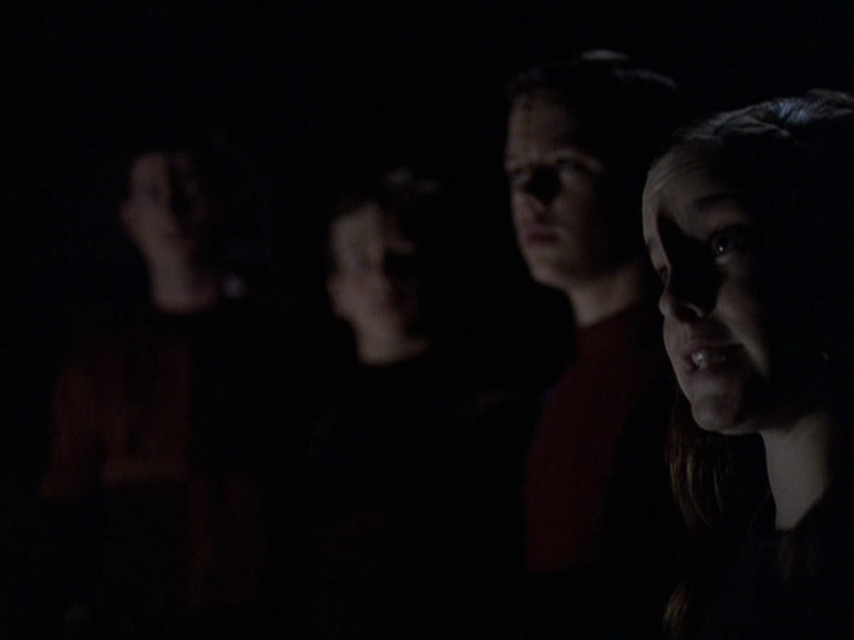 extant_StarTrek_VOY_6x25-TheHauntingOfDeckTwelve_00499.jpg
