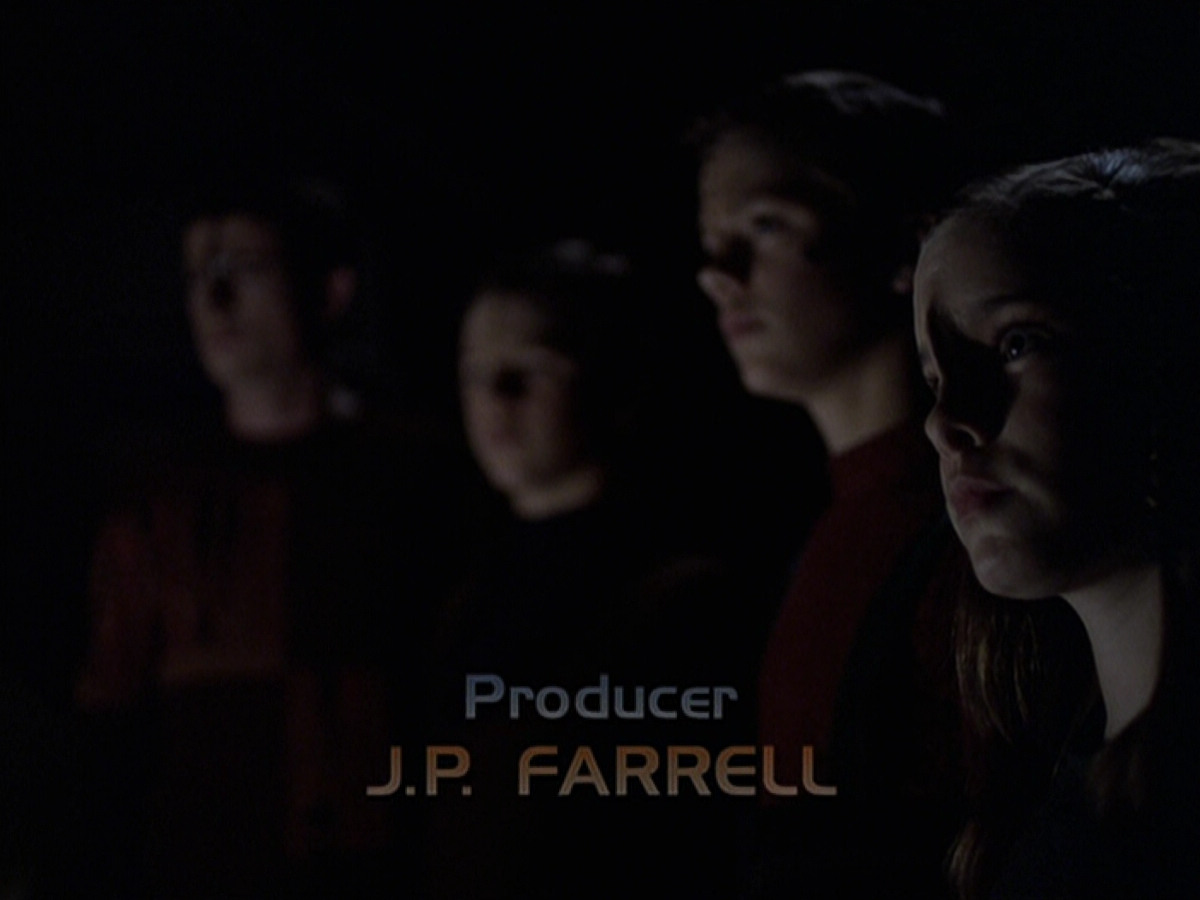 extant_StarTrek_VOY_6x25-TheHauntingOfDeckTwelve_00511.jpg
