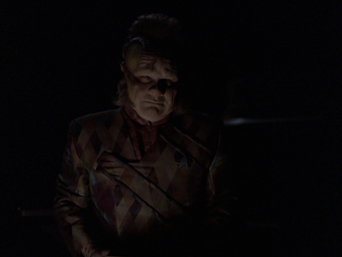 extant_StarTrek_VOY_6x25-TheHauntingOfDeckTwelve_00521.jpg