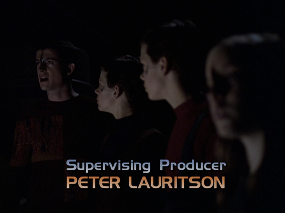 extant_StarTrek_VOY_6x25-TheHauntingOfDeckTwelve_00523.jpg