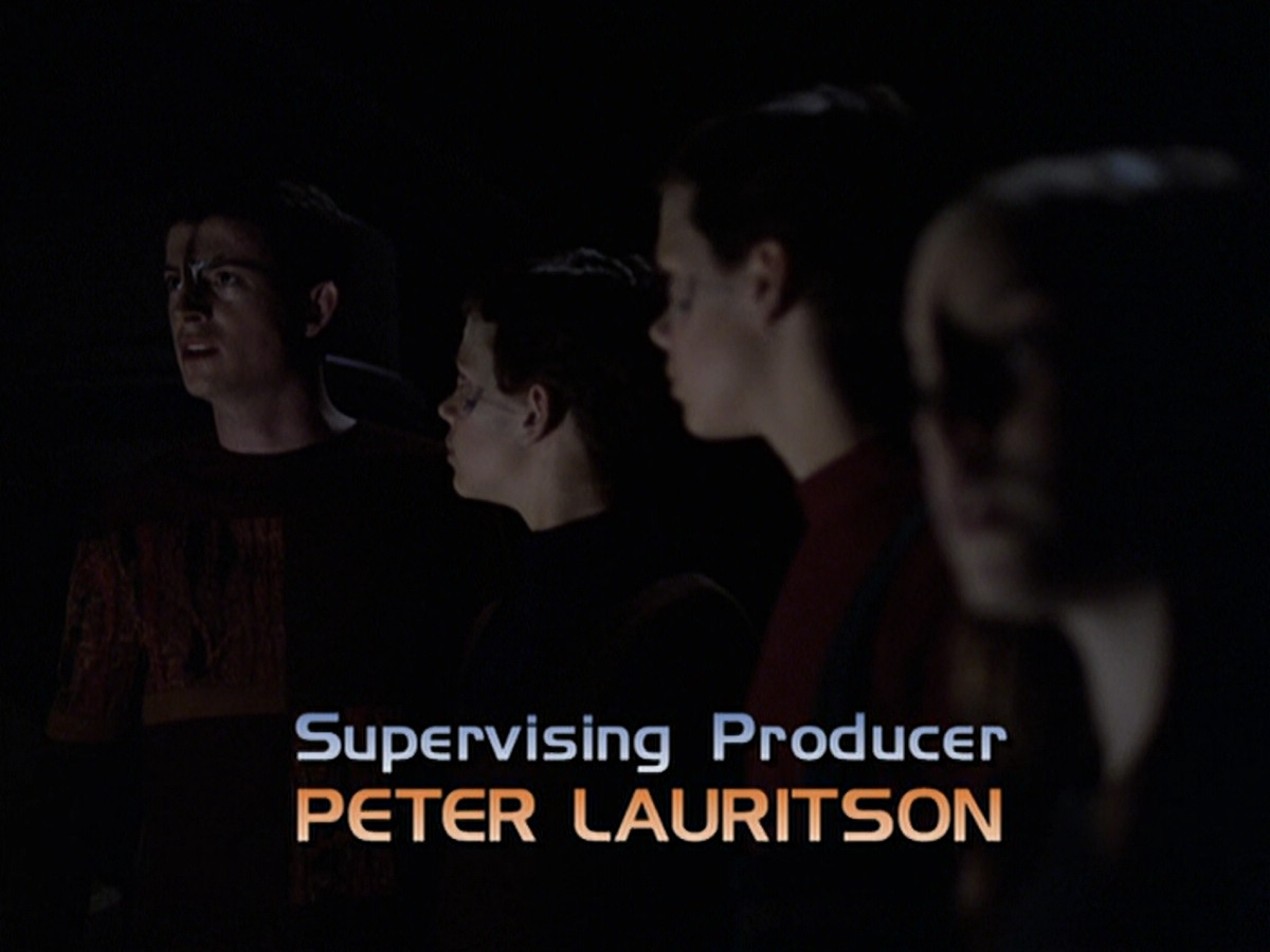 extant_StarTrek_VOY_6x25-TheHauntingOfDeckTwelve_00524.jpg