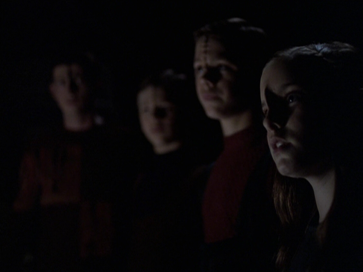 extant_StarTrek_VOY_6x25-TheHauntingOfDeckTwelve_00530.jpg