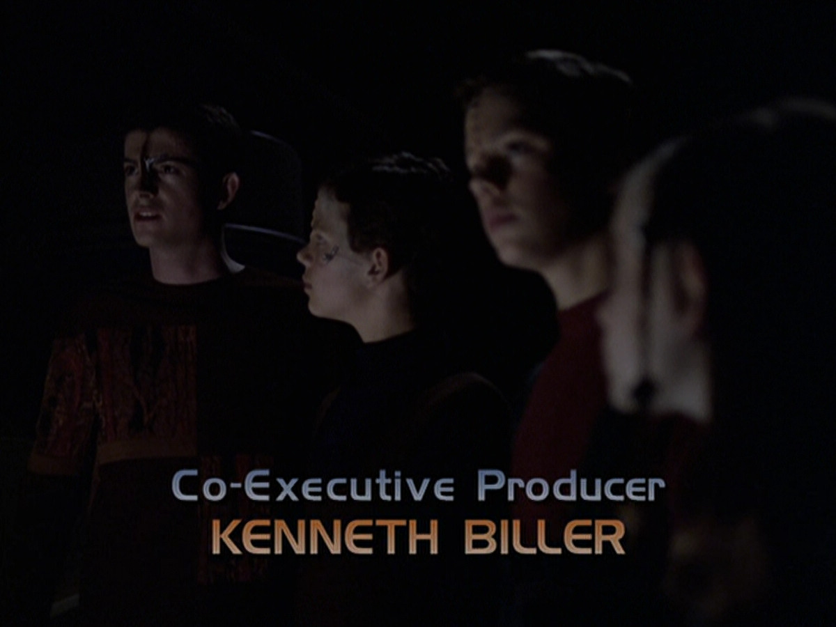 extant_StarTrek_VOY_6x25-TheHauntingOfDeckTwelve_00538.jpg