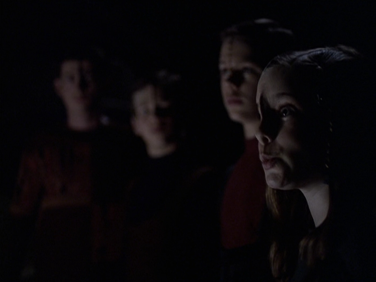 extant_StarTrek_VOY_6x25-TheHauntingOfDeckTwelve_00569.jpg