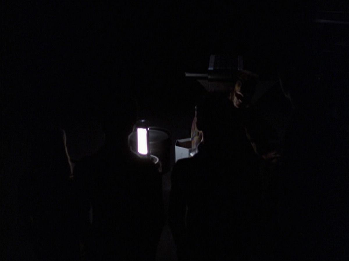 extant_StarTrek_VOY_6x25-TheHauntingOfDeckTwelve_00576.jpg