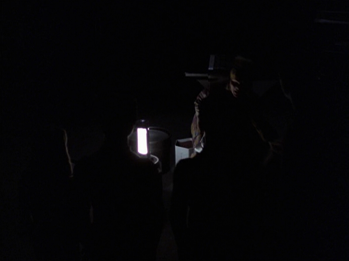 extant_StarTrek_VOY_6x25-TheHauntingOfDeckTwelve_00577.jpg