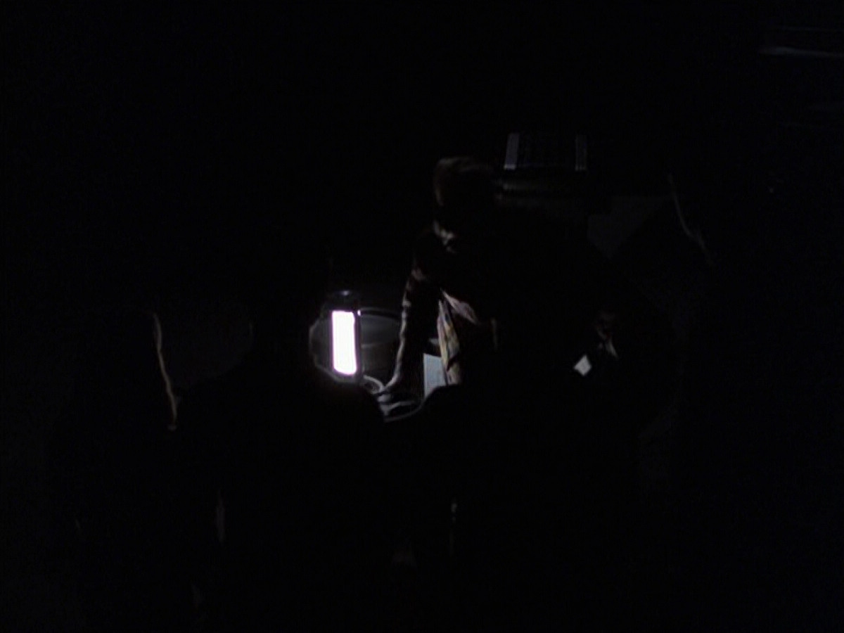 extant_StarTrek_VOY_6x25-TheHauntingOfDeckTwelve_00578.jpg