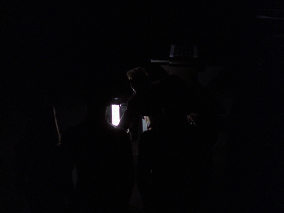 extant_StarTrek_VOY_6x25-TheHauntingOfDeckTwelve_00579.jpg