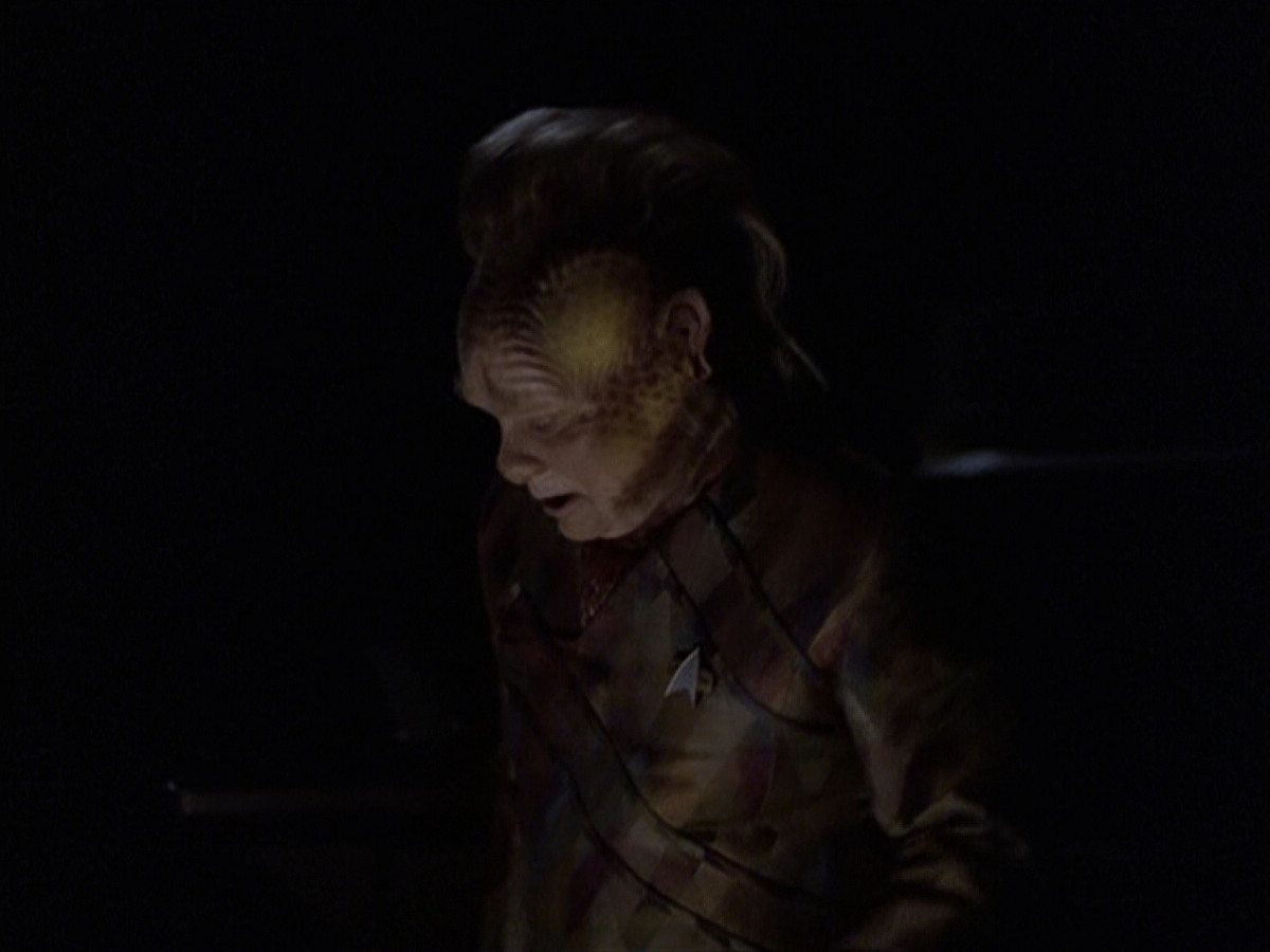 extant_StarTrek_VOY_6x25-TheHauntingOfDeckTwelve_00589.jpg