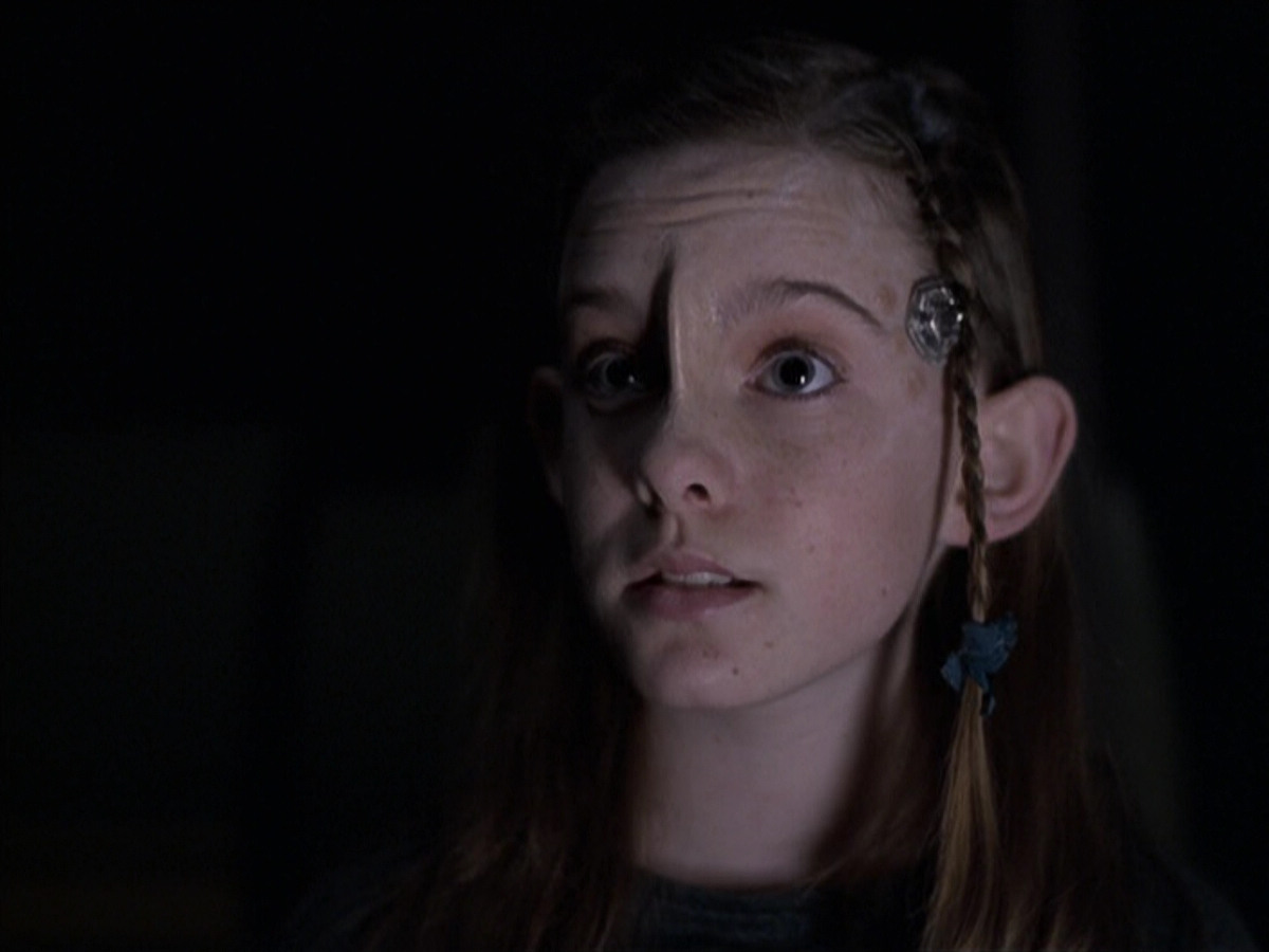 extant_StarTrek_VOY_6x25-TheHauntingOfDeckTwelve_00610.jpg