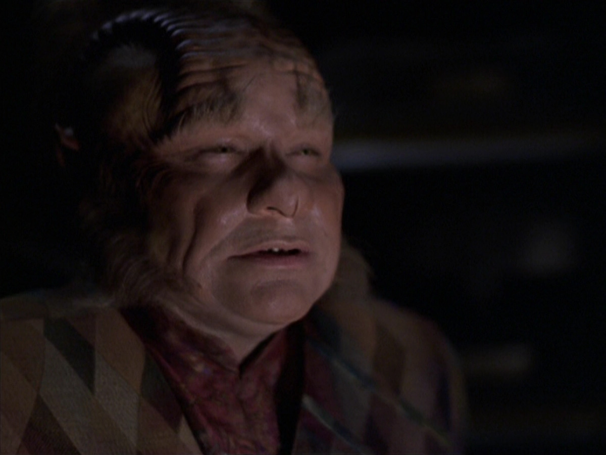 extant_StarTrek_VOY_6x25-TheHauntingOfDeckTwelve_00621.jpg