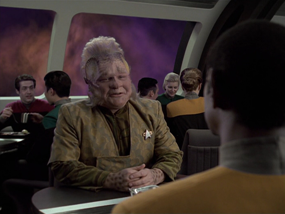 extant_StarTrek_VOY_6x25-TheHauntingOfDeckTwelve_00686.jpg