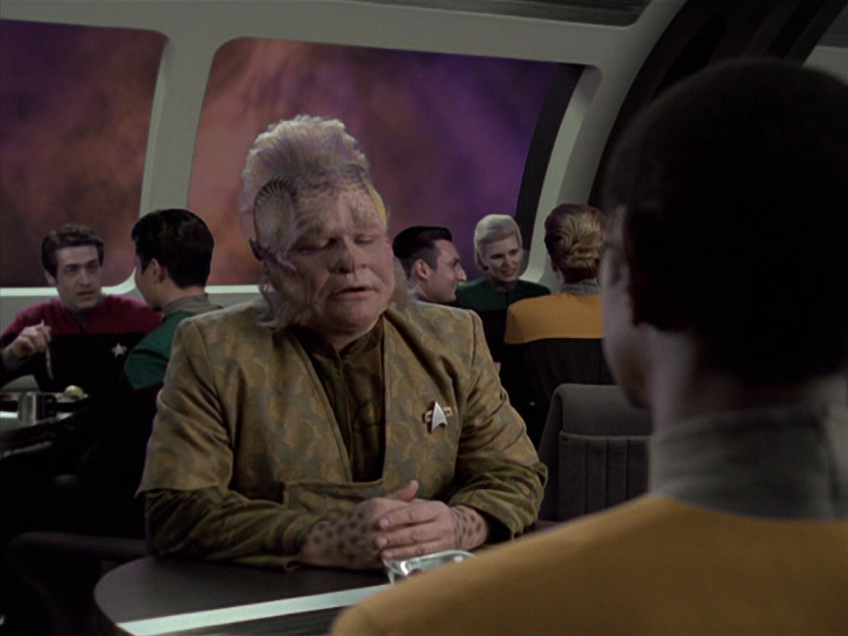extant_StarTrek_VOY_6x25-TheHauntingOfDeckTwelve_00693.jpg