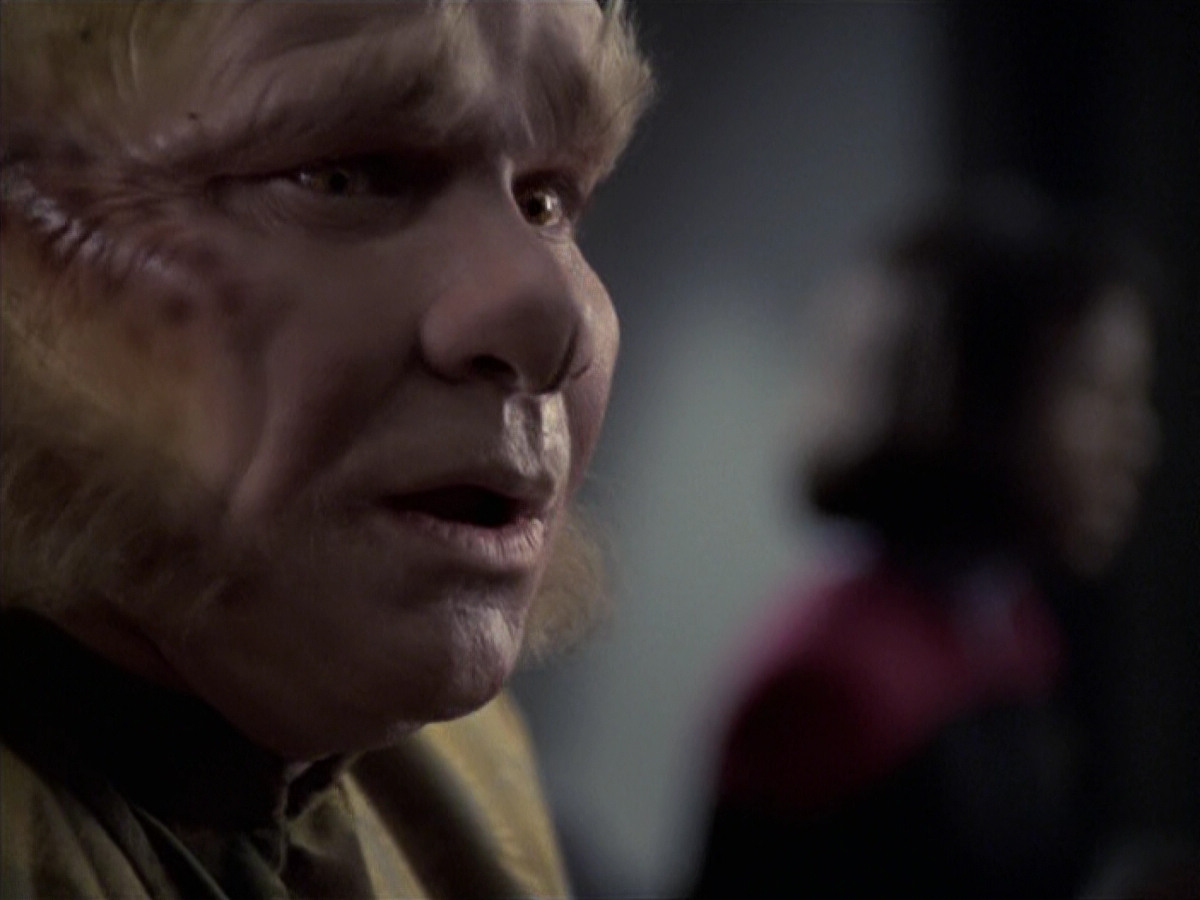 extant_StarTrek_VOY_6x25-TheHauntingOfDeckTwelve_00715.jpg
