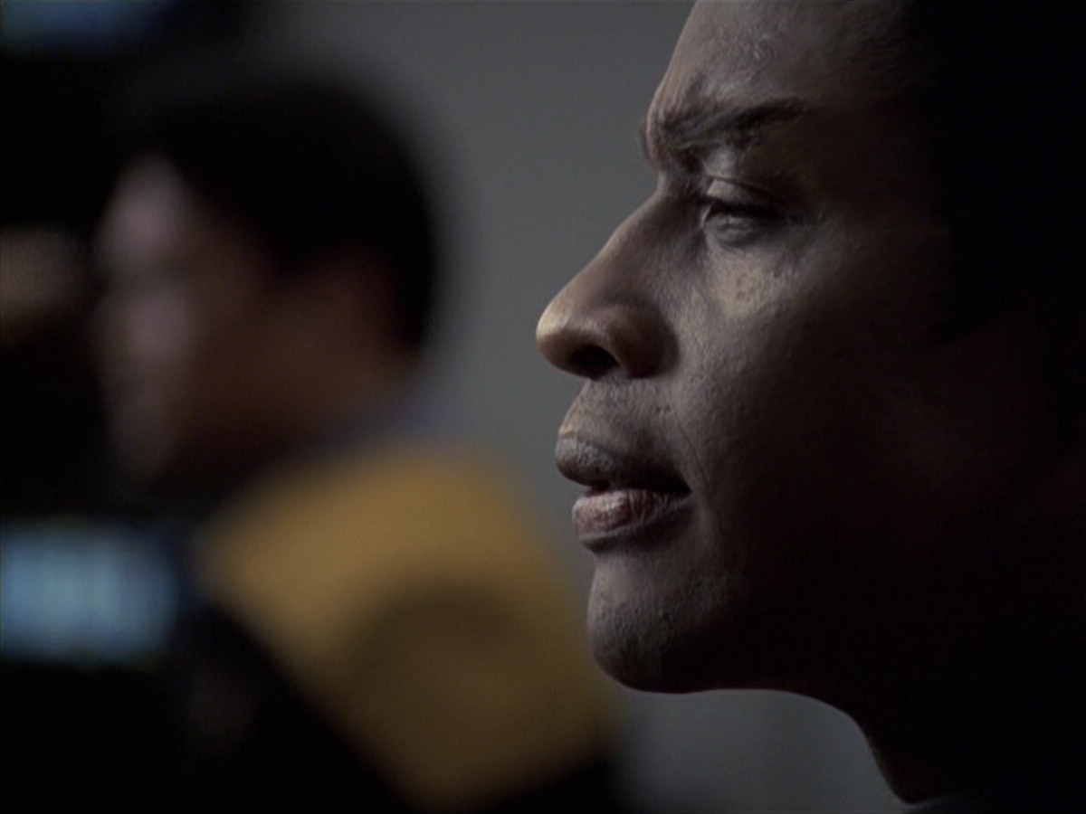 extant_StarTrek_VOY_6x25-TheHauntingOfDeckTwelve_00719.jpg
