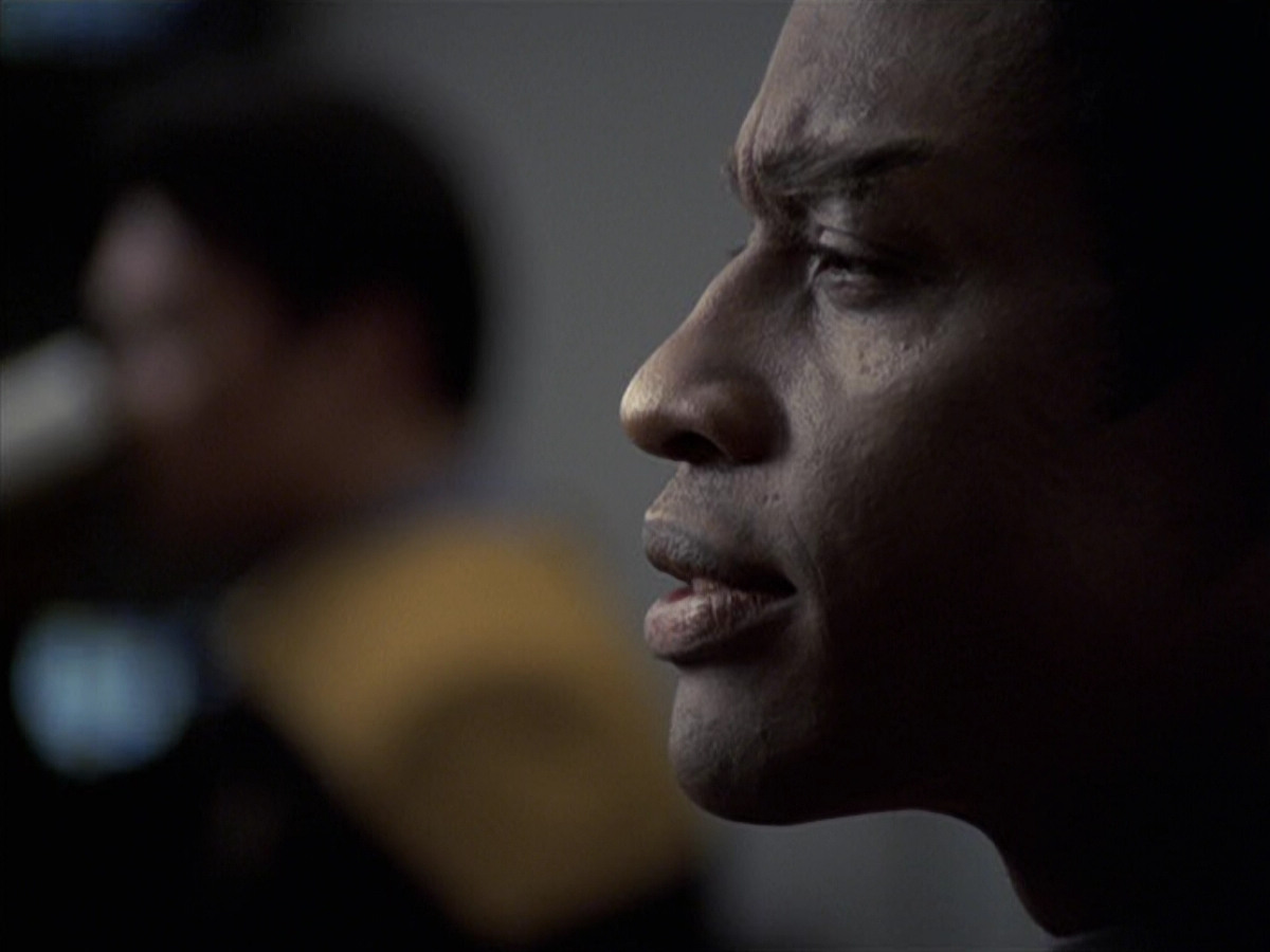 extant_StarTrek_VOY_6x25-TheHauntingOfDeckTwelve_00723.jpg