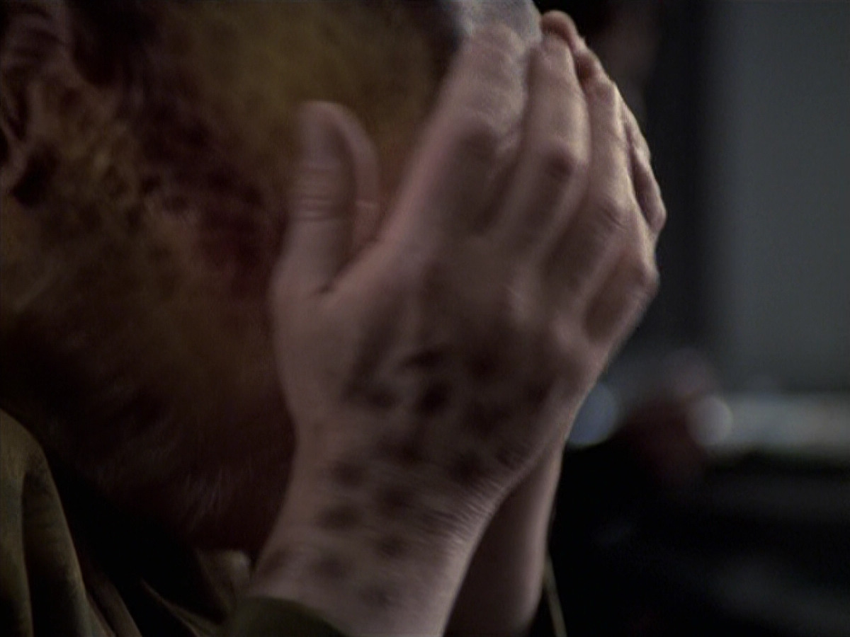 extant_StarTrek_VOY_6x25-TheHauntingOfDeckTwelve_00726.jpg