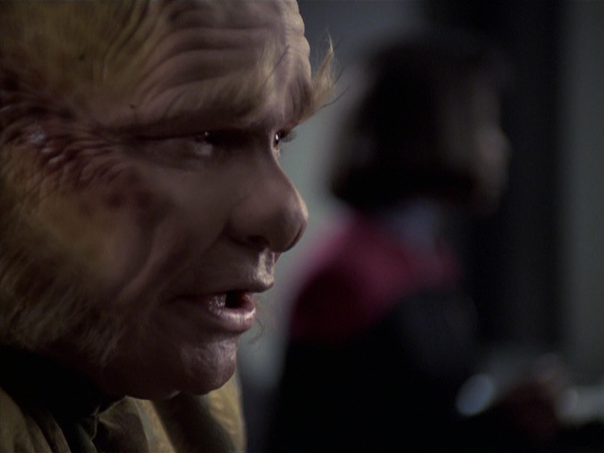 extant_StarTrek_VOY_6x25-TheHauntingOfDeckTwelve_00731.jpg