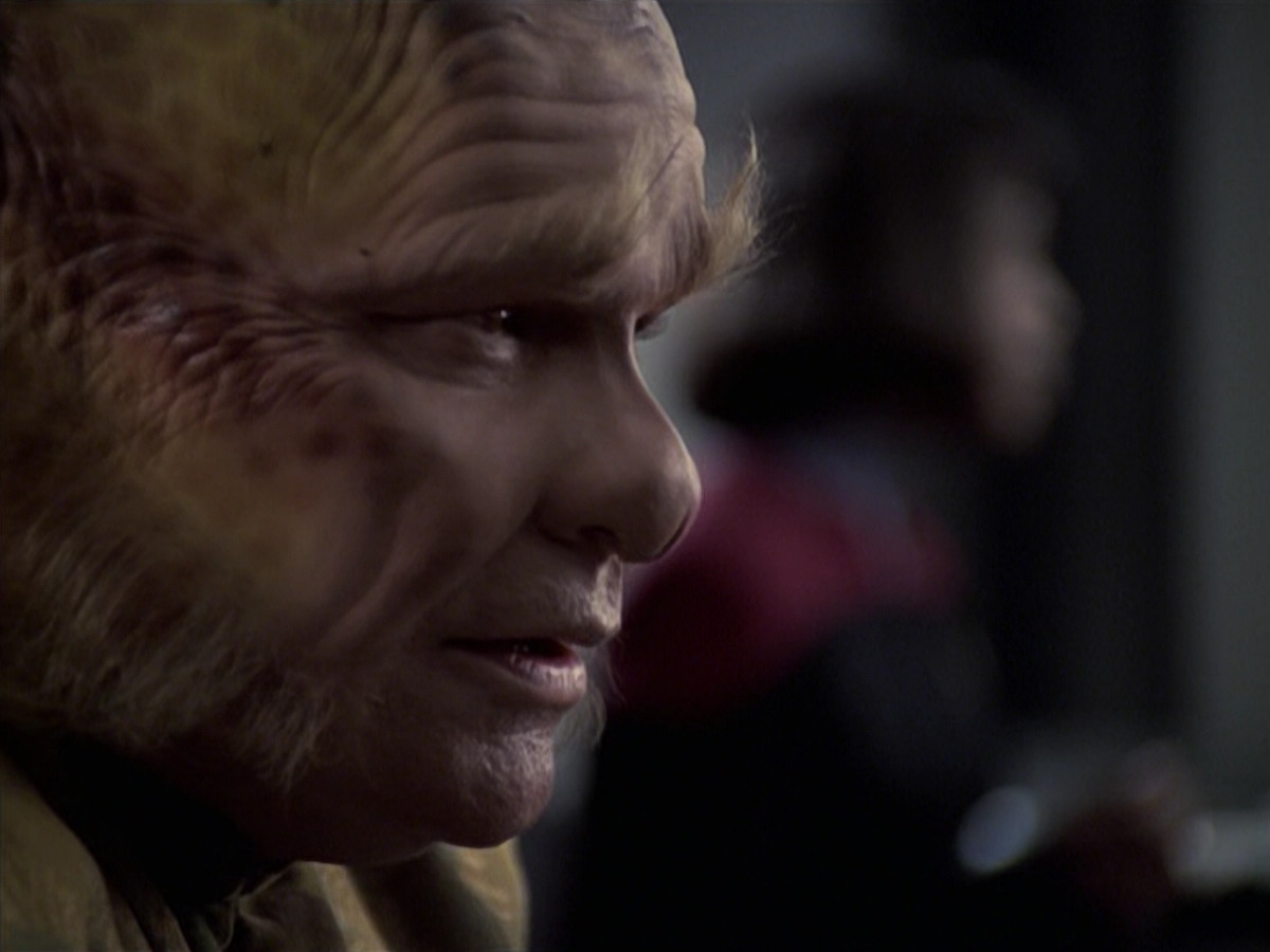 extant_StarTrek_VOY_6x25-TheHauntingOfDeckTwelve_00732.jpg