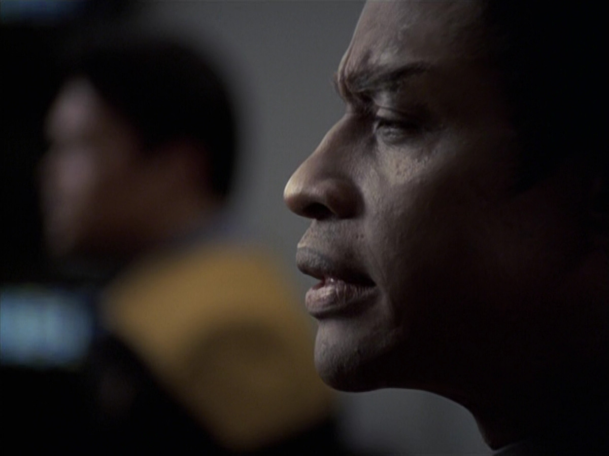 extant_StarTrek_VOY_6x25-TheHauntingOfDeckTwelve_00734.jpg