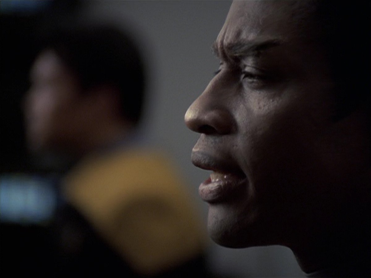 extant_StarTrek_VOY_6x25-TheHauntingOfDeckTwelve_00735.jpg