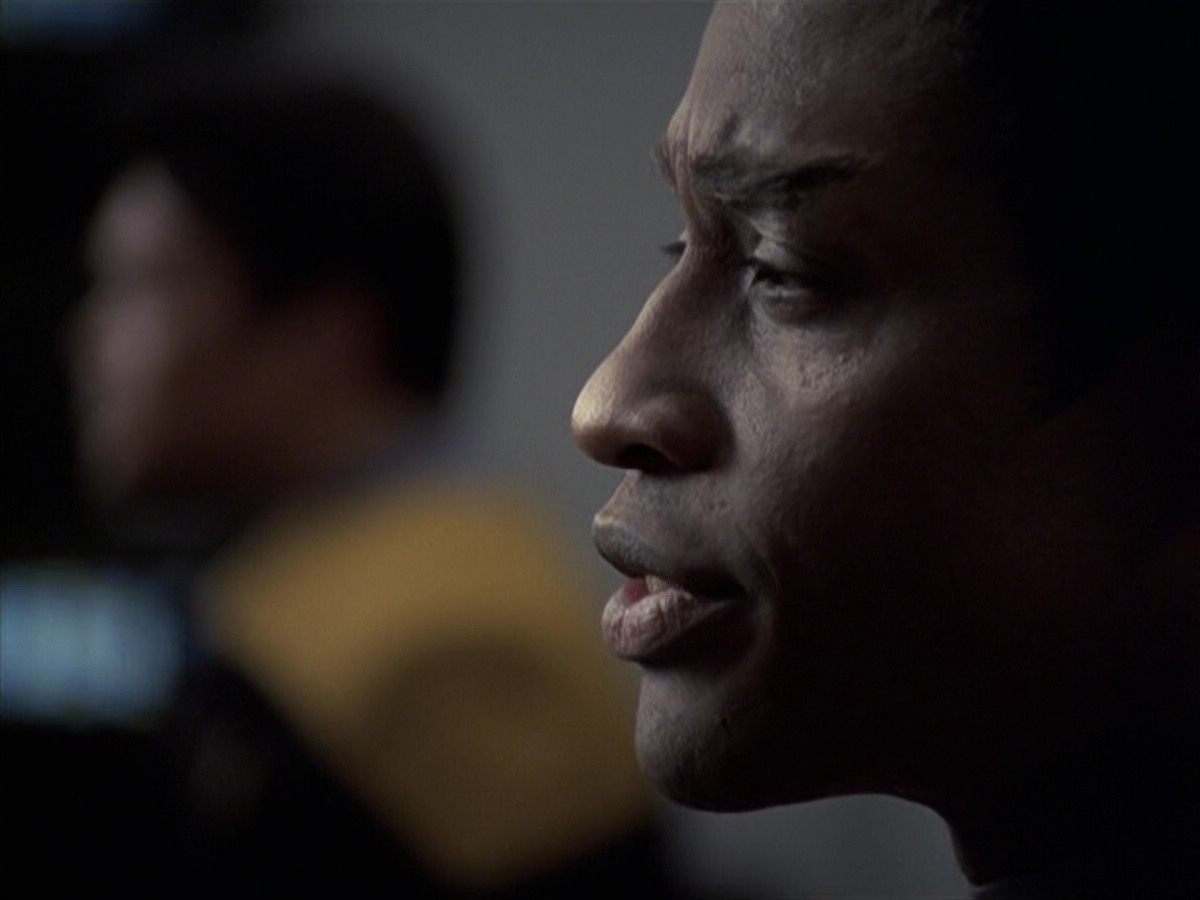 extant_StarTrek_VOY_6x25-TheHauntingOfDeckTwelve_00736.jpg
