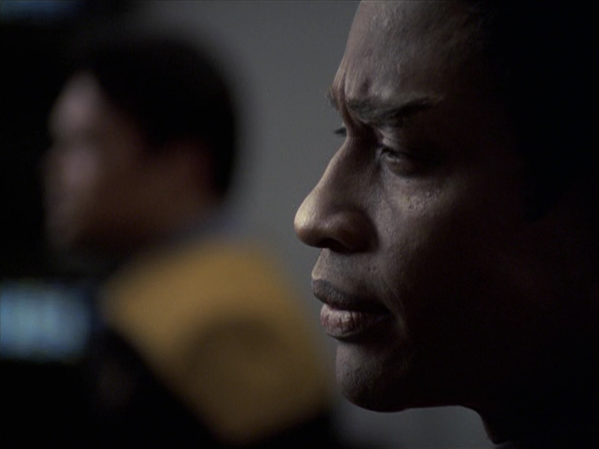 extant_StarTrek_VOY_6x25-TheHauntingOfDeckTwelve_00738.jpg
