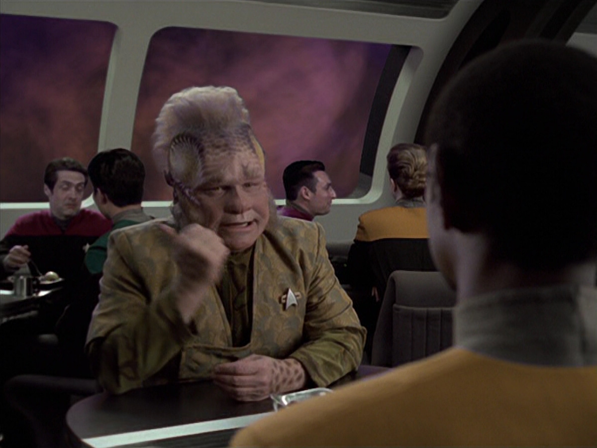 extant_StarTrek_VOY_6x25-TheHauntingOfDeckTwelve_00743.jpg