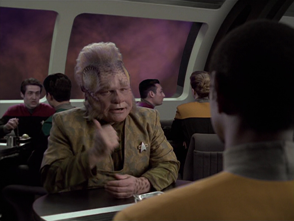 extant_StarTrek_VOY_6x25-TheHauntingOfDeckTwelve_00744.jpg