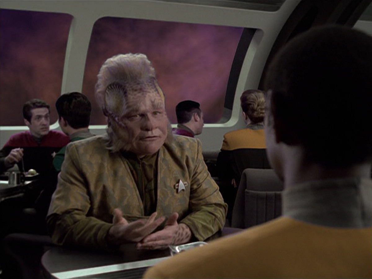 extant_StarTrek_VOY_6x25-TheHauntingOfDeckTwelve_00745.jpg