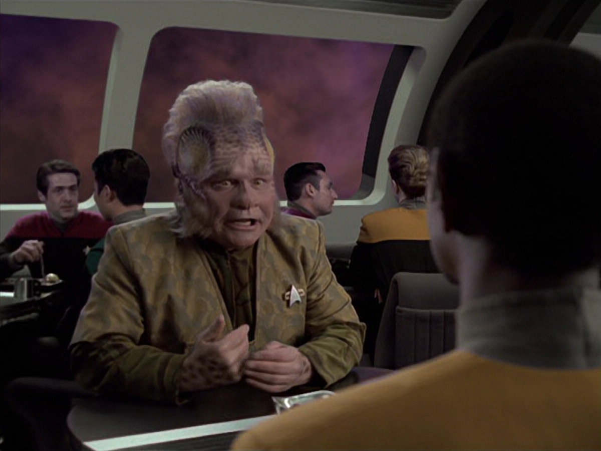 extant_StarTrek_VOY_6x25-TheHauntingOfDeckTwelve_00748.jpg