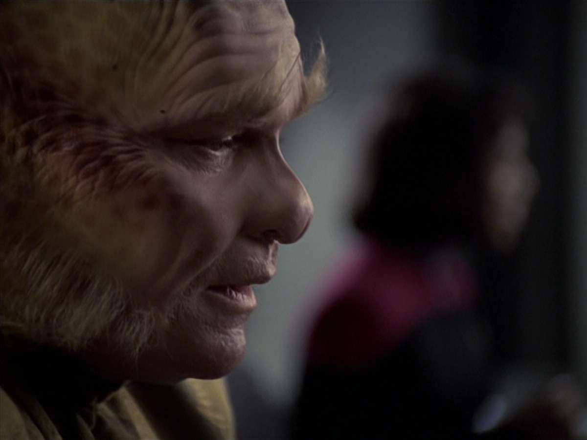 extant_StarTrek_VOY_6x25-TheHauntingOfDeckTwelve_00752.jpg