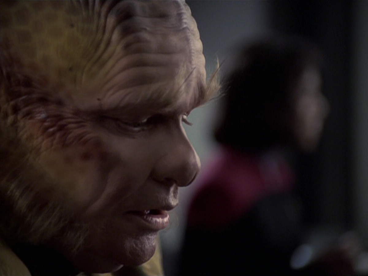 extant_StarTrek_VOY_6x25-TheHauntingOfDeckTwelve_00753.jpg
