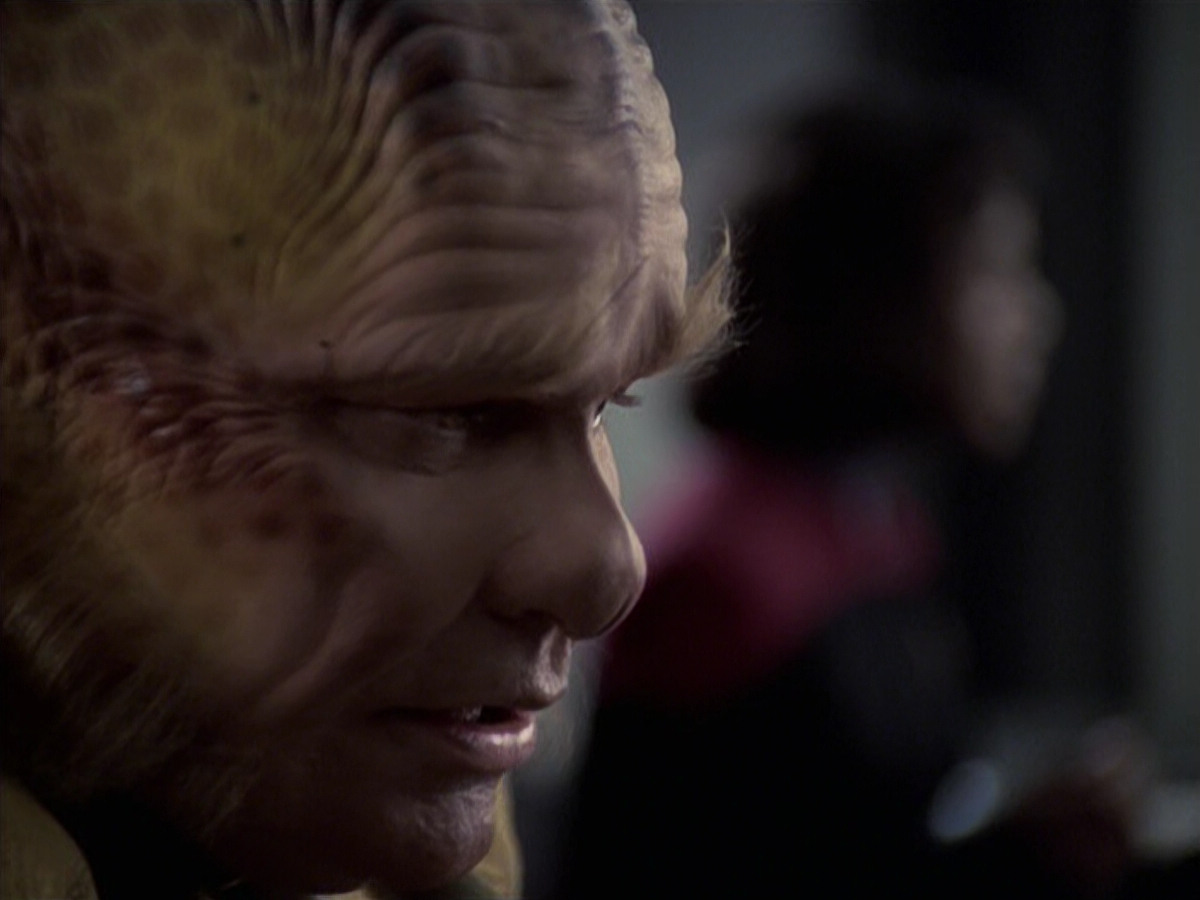 extant_StarTrek_VOY_6x25-TheHauntingOfDeckTwelve_00755.jpg