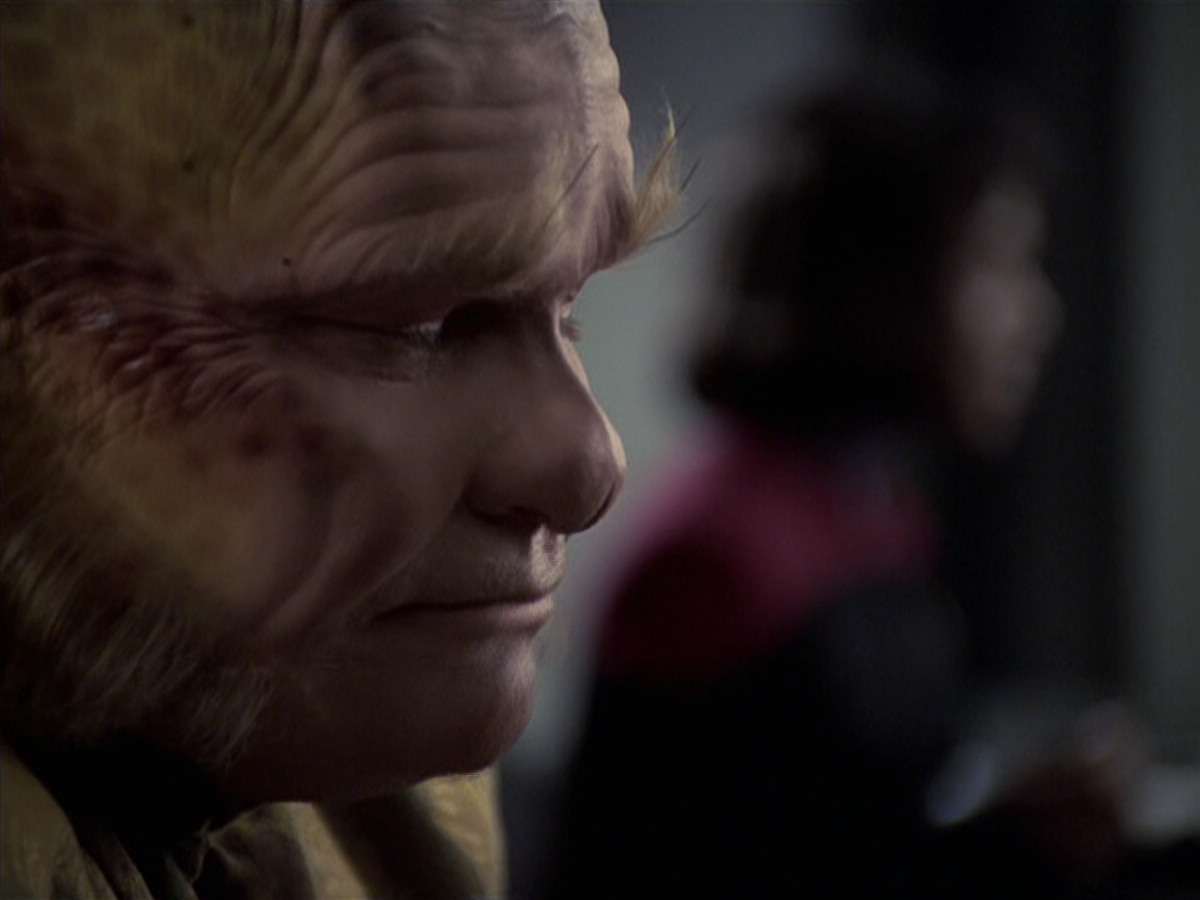 extant_StarTrek_VOY_6x25-TheHauntingOfDeckTwelve_00756.jpg