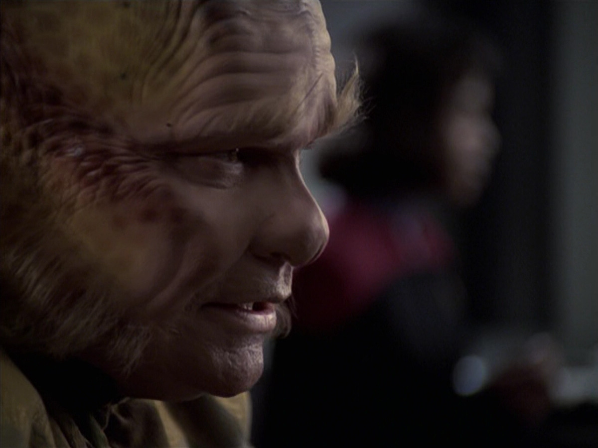 extant_StarTrek_VOY_6x25-TheHauntingOfDeckTwelve_00760.jpg