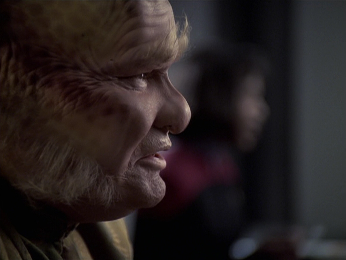 extant_StarTrek_VOY_6x25-TheHauntingOfDeckTwelve_00768.jpg