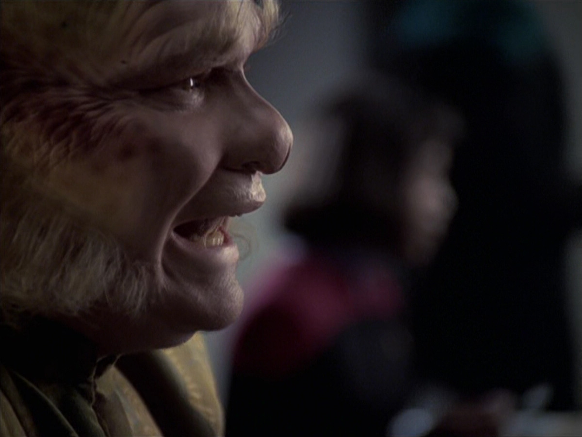 extant_StarTrek_VOY_6x25-TheHauntingOfDeckTwelve_00770.jpg