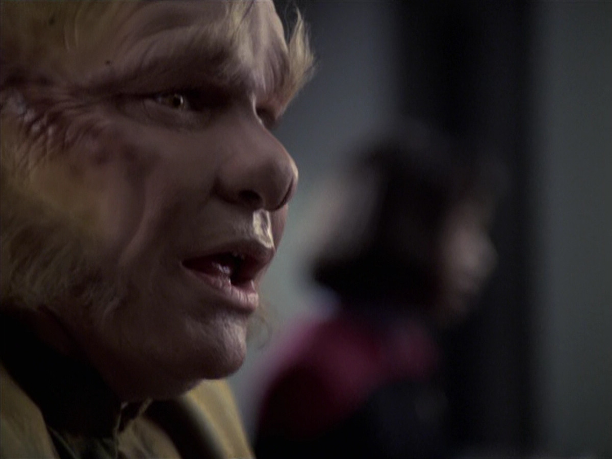 extant_StarTrek_VOY_6x25-TheHauntingOfDeckTwelve_00772.jpg