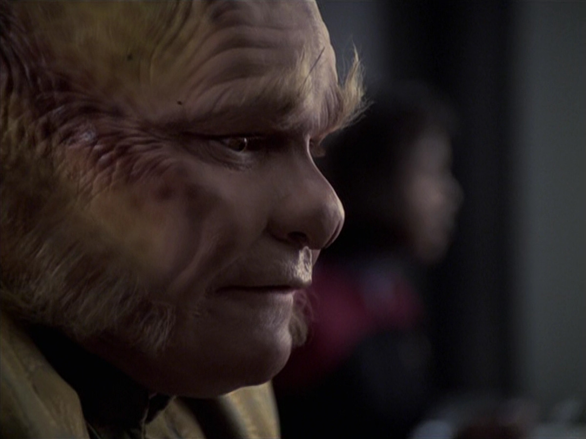 extant_StarTrek_VOY_6x25-TheHauntingOfDeckTwelve_00774.jpg