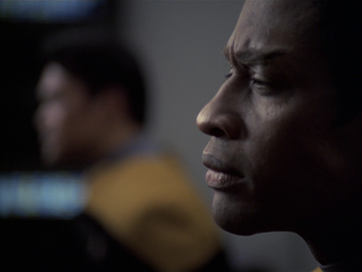 extant_StarTrek_VOY_6x25-TheHauntingOfDeckTwelve_00778.jpg