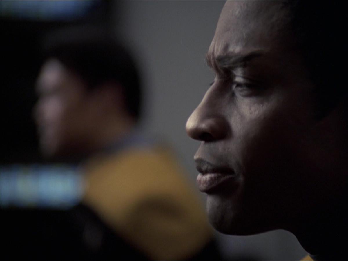 extant_StarTrek_VOY_6x25-TheHauntingOfDeckTwelve_00780.jpg