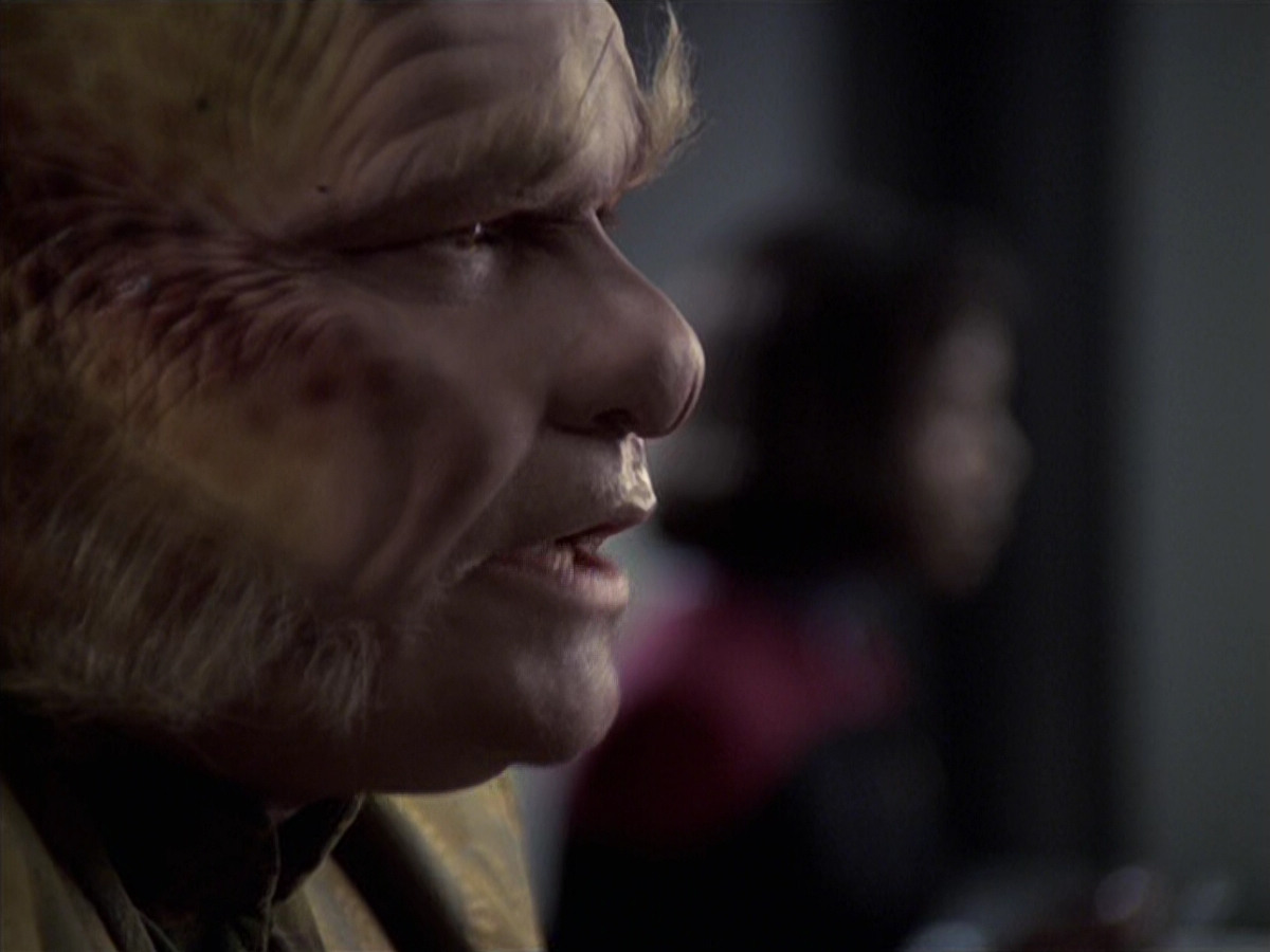 extant_StarTrek_VOY_6x25-TheHauntingOfDeckTwelve_00786.jpg