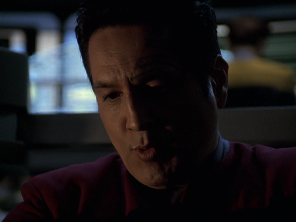 extant_StarTrek_VOY_6x25-TheHauntingOfDeckTwelve_00833.jpg