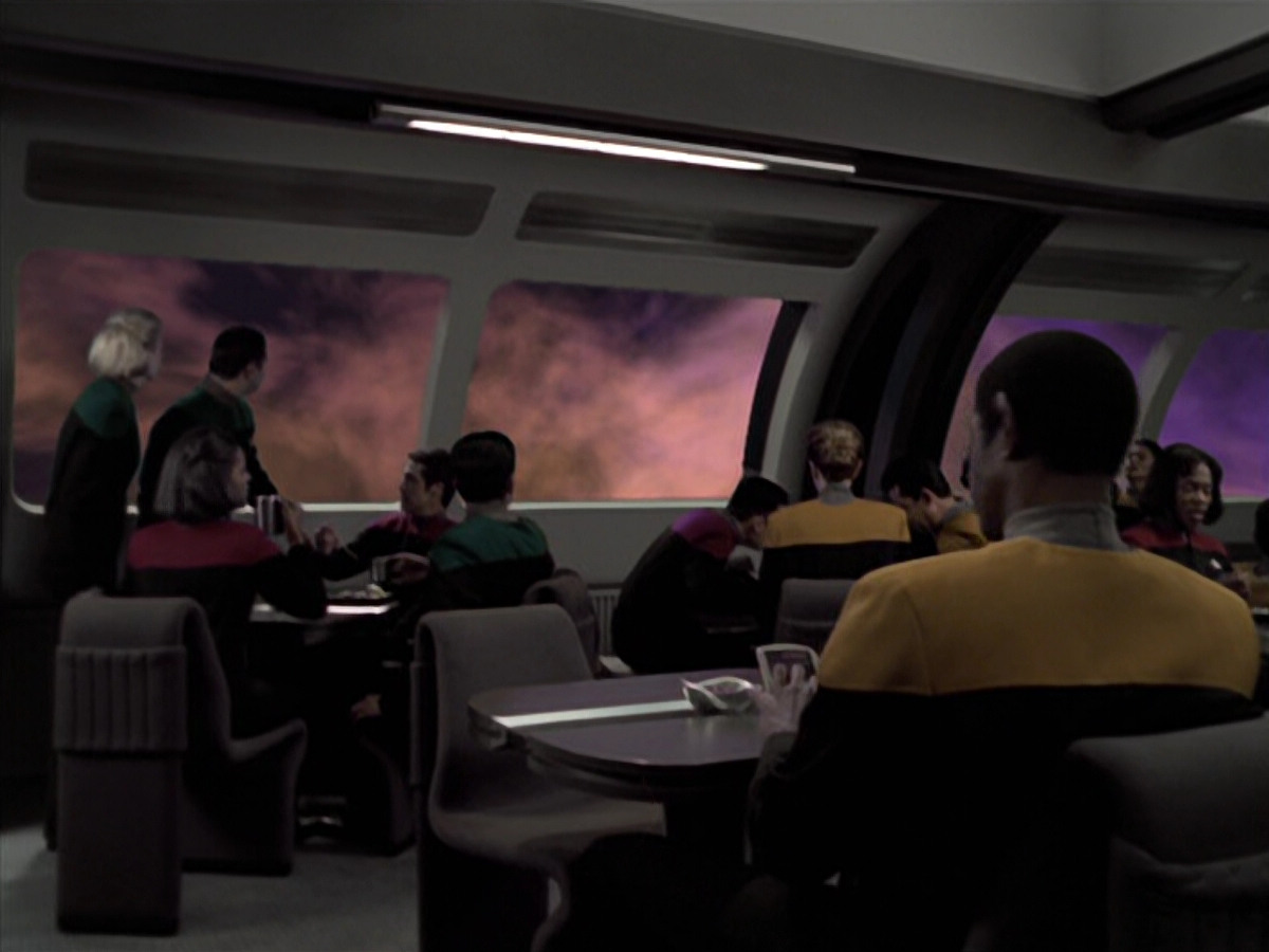 extant_StarTrek_VOY_6x25-TheHauntingOfDeckTwelve_00855.jpg