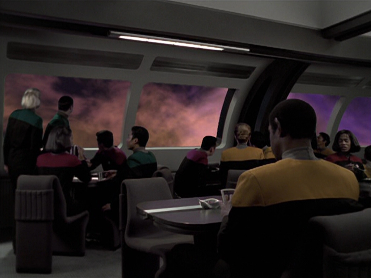 extant_StarTrek_VOY_6x25-TheHauntingOfDeckTwelve_00856.jpg
