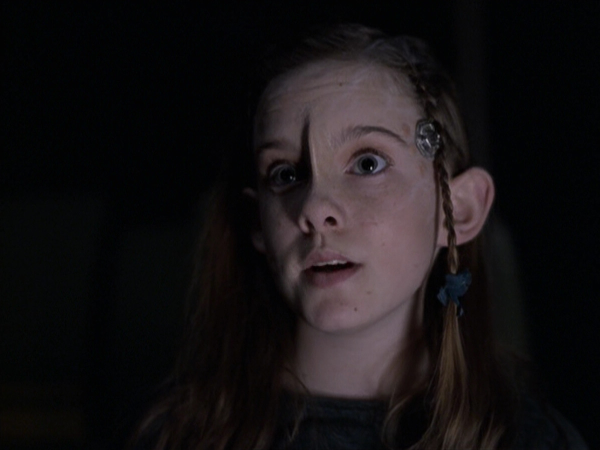 extant_StarTrek_VOY_6x25-TheHauntingOfDeckTwelve_00860.jpg