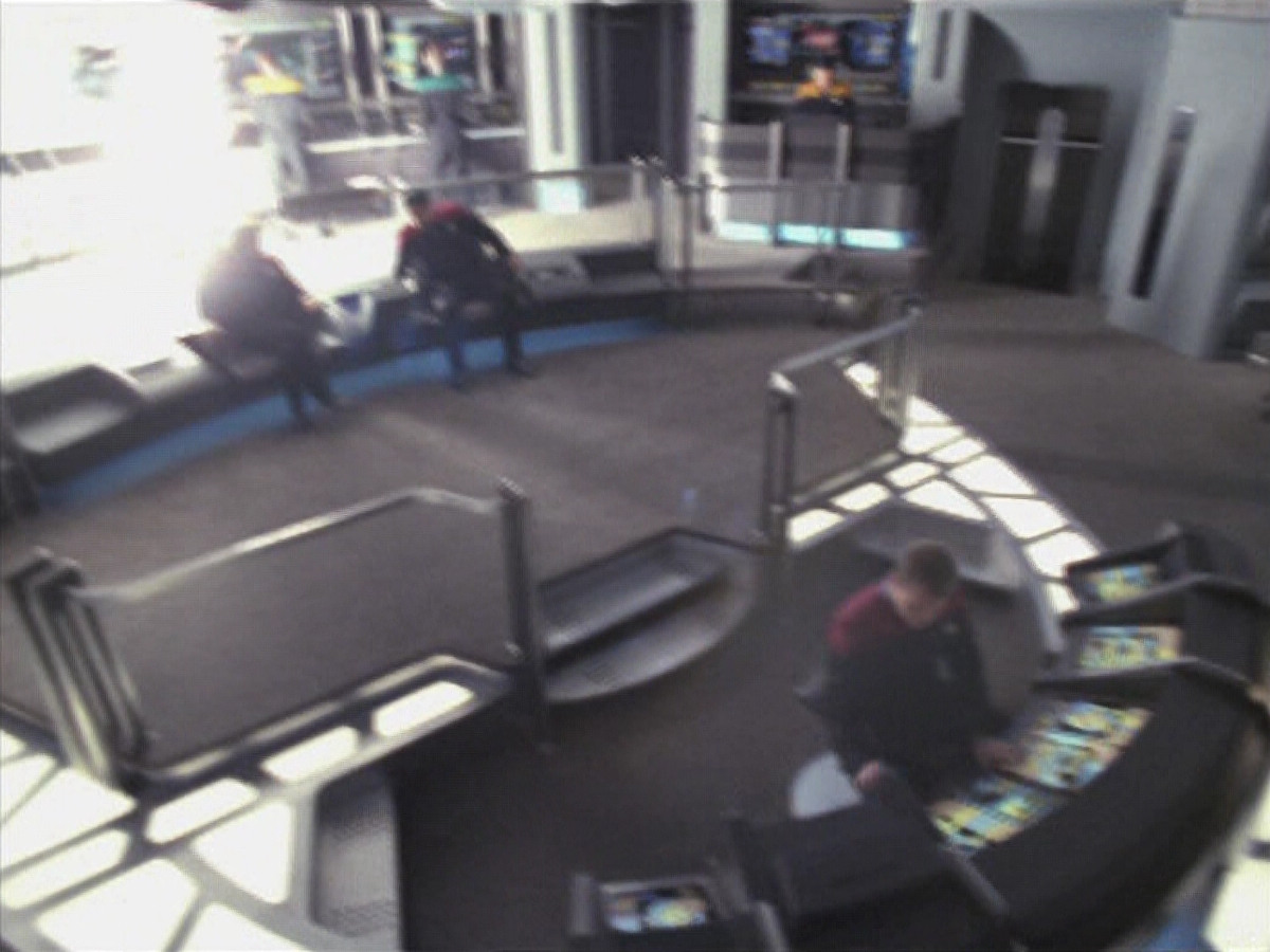 extant_StarTrek_VOY_6x25-TheHauntingOfDeckTwelve_00870.jpg